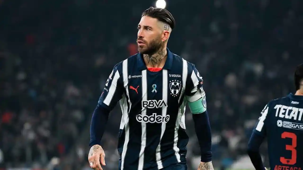 عرض جريء.. راموس يسعى لاقتناء نادي إشبيلية الإسباني